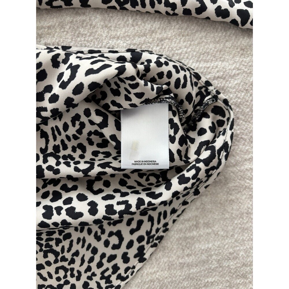 Express Women’s Button Down Shirt Cheetah Print Essential Blouse Size Medium - Picture 11 of 11
